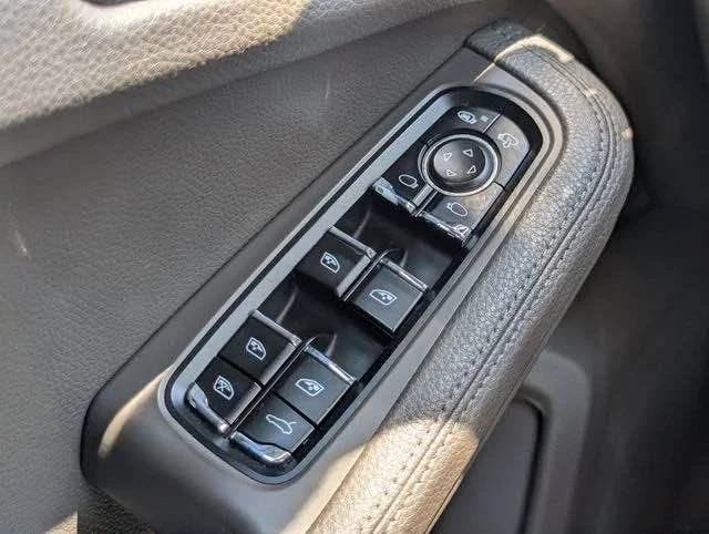 2015 Porsche Macan S - Image 19 of 20