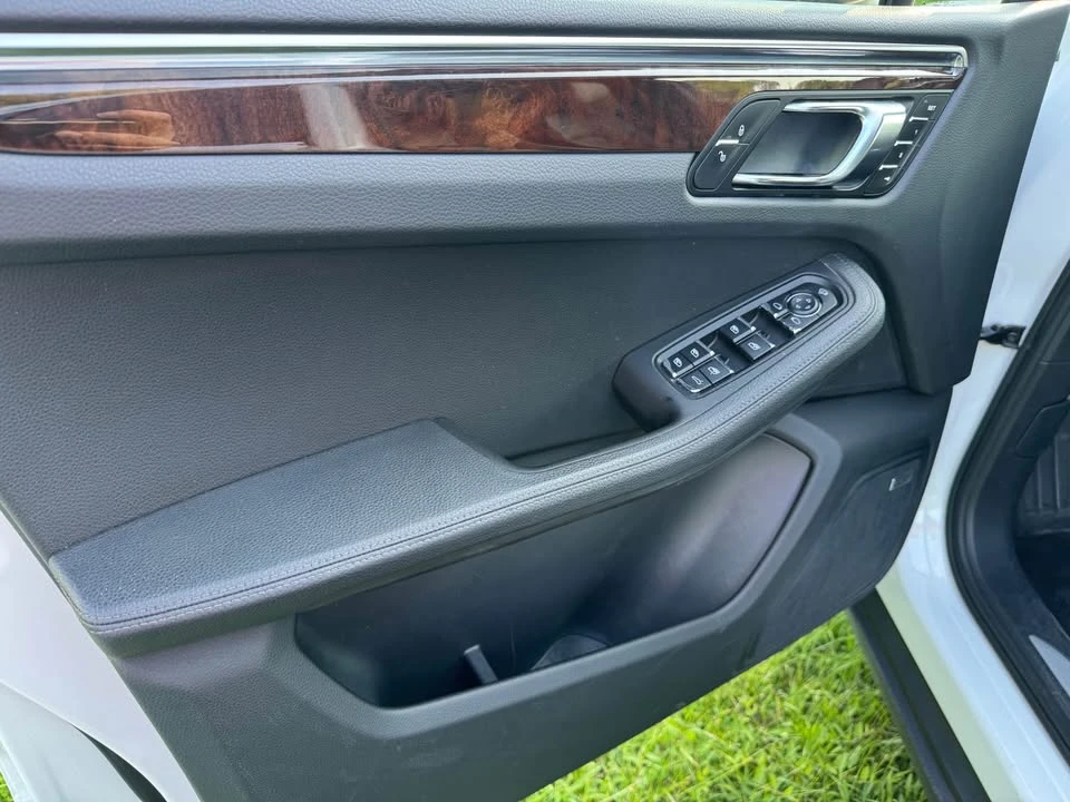 2015 Porsche Macan S - Image 10 of 14