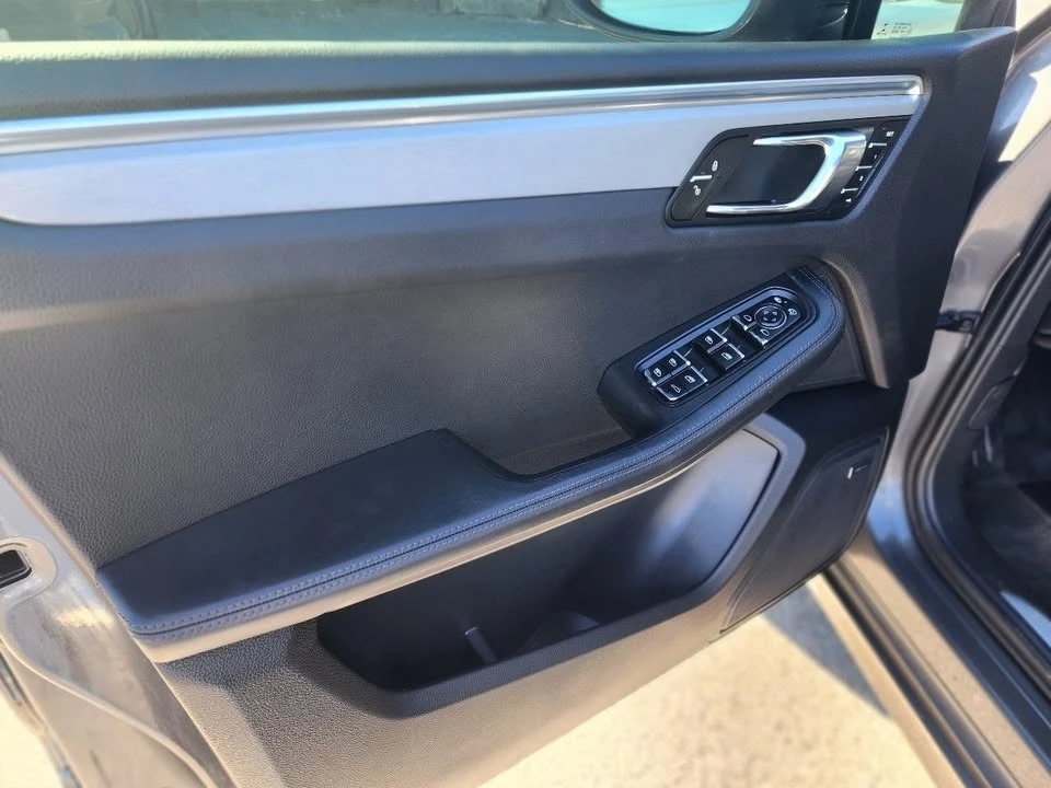 2015 Porsche Macan S - Image 11 of 20