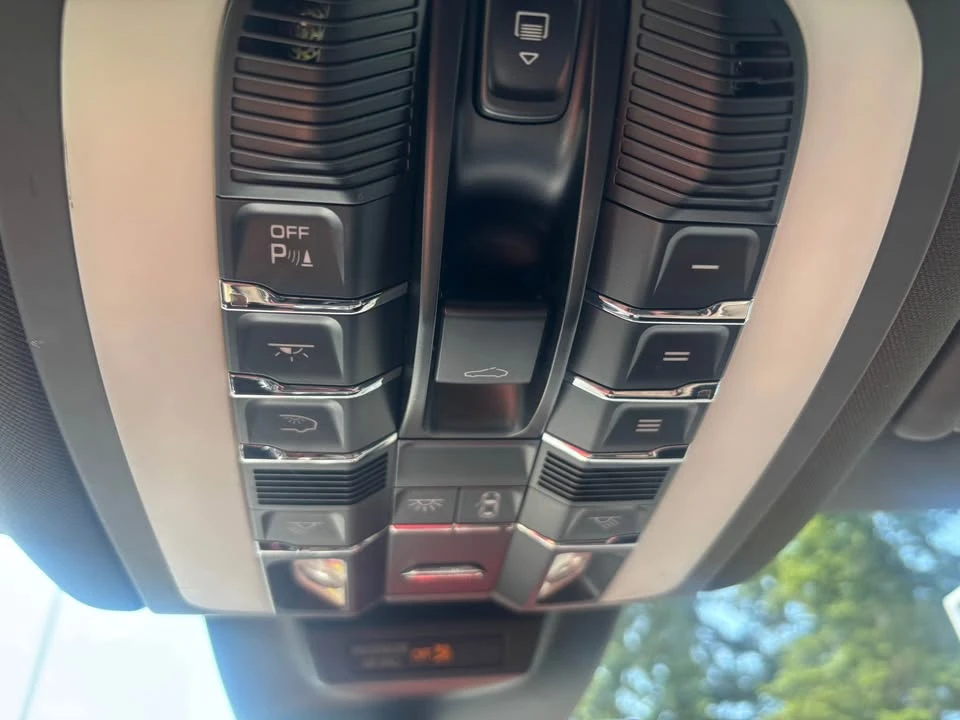 2015 Porsche Macan S - Image 11 of 12