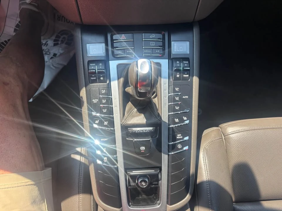 2015 Porsche Macan S - Image 10 of 12