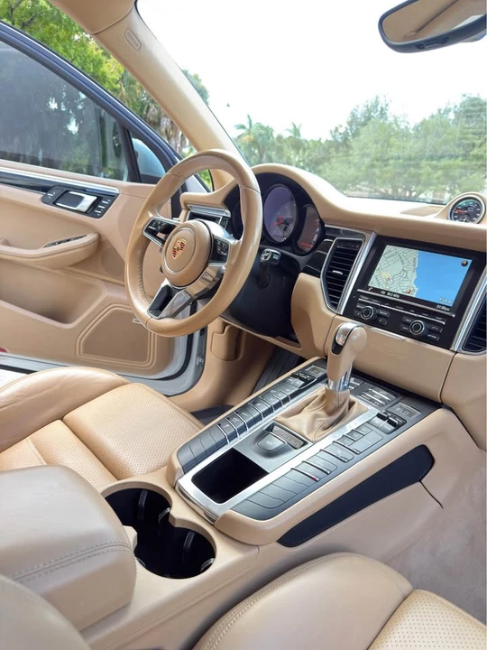 2015 Porsche Macan S - Image 16 of 19
