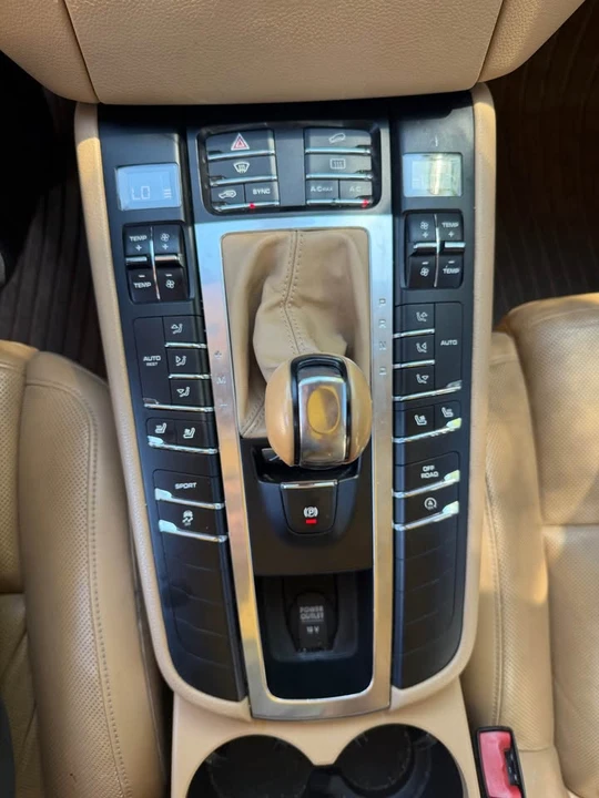 2015 Porsche Macan S - Image 14 of 15