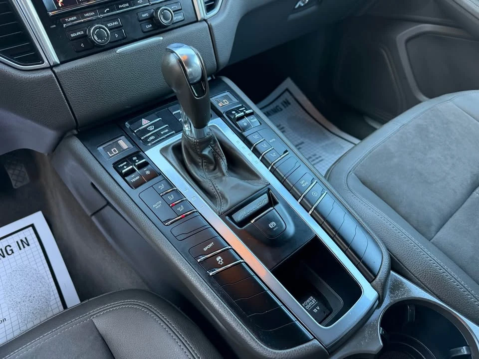 2015 Porsche Macan S - Image 16 of 20