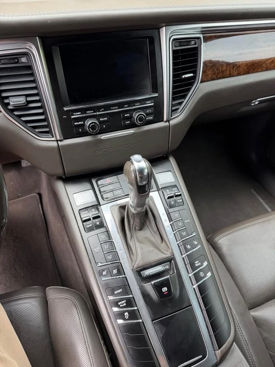 2015 Porsche Macan S - Image 11 of 15