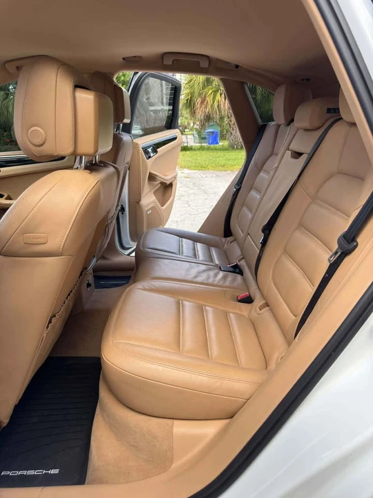 2015 Porsche Macan S - Image 15 of 19