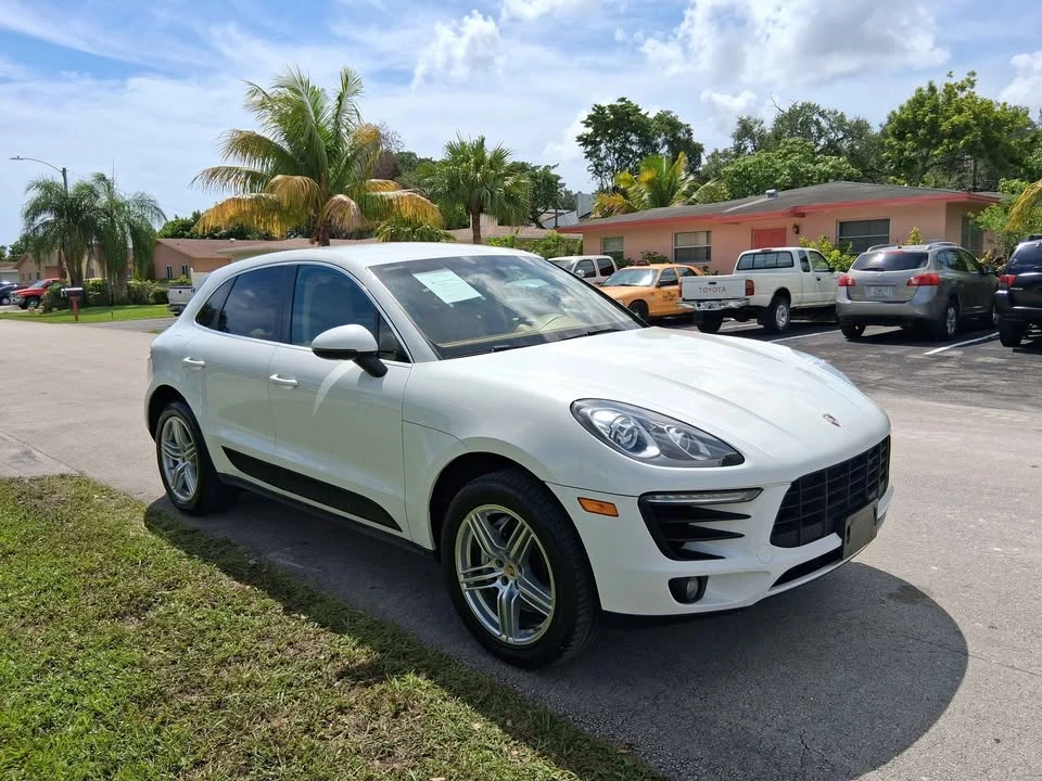 2015 Porsche Macan S - Image 2 of 11