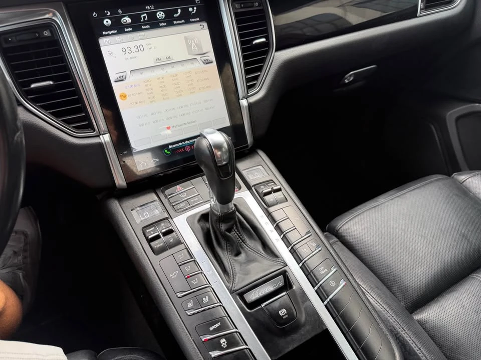 2015 Porsche Macan S - Image 16 of 18