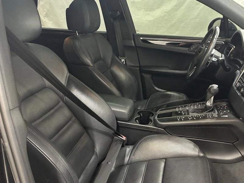 2015 Porsche Macan S - Image 16 of 19