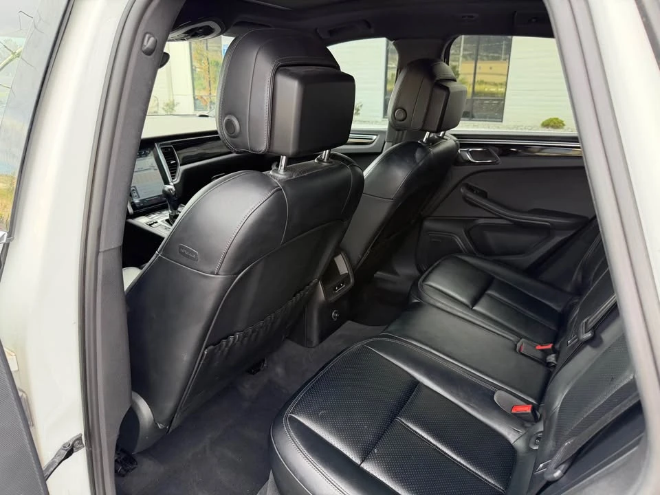 2015 Porsche Macan S - Image 13 of 18