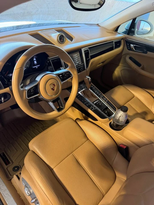 2015 Porsche Macan S - Image 13 of 17