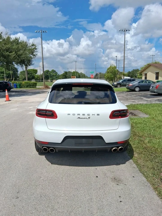 2015 Porsche Macan S - Image 5 of 11