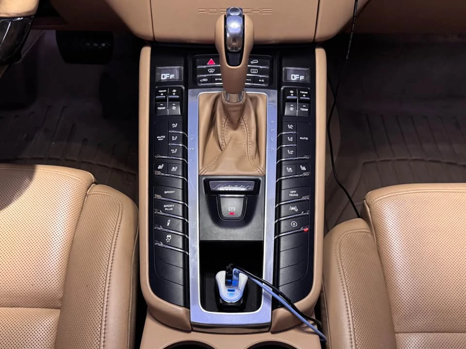 2015 Porsche Macan S - Image 7 of 10