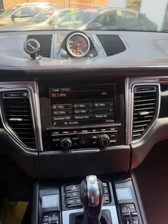 2015 Porsche Macan S - Image 17 of 20