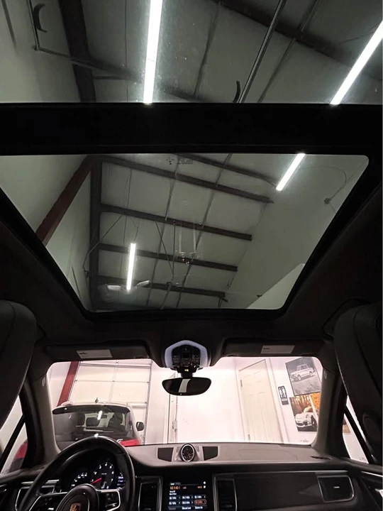 2015 Porsche Macan S - Image 18 of 20