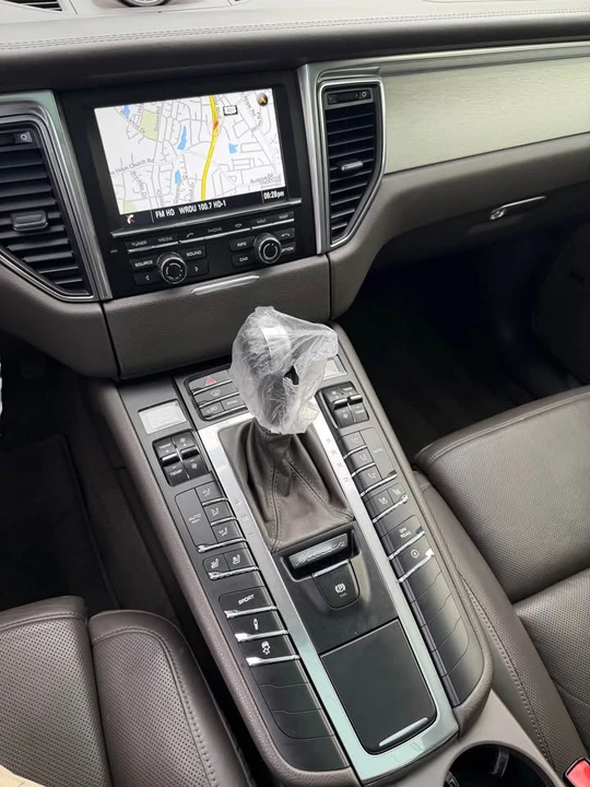 2015 Porsche Macan S - Image 14 of 20