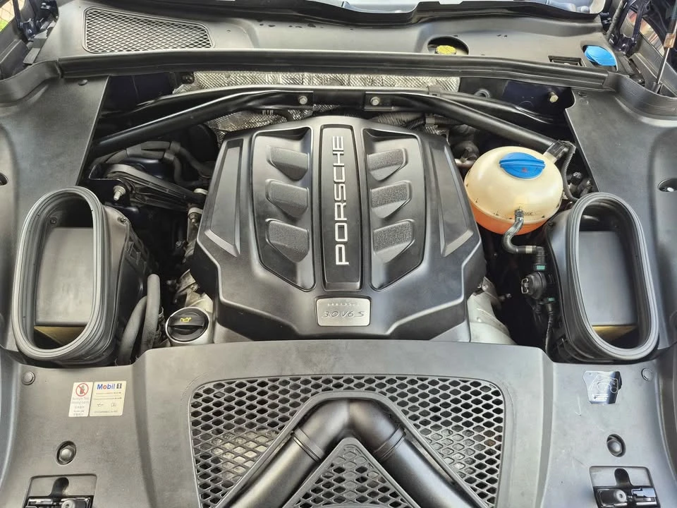 2015 Porsche Macan S - Image 16 of 19