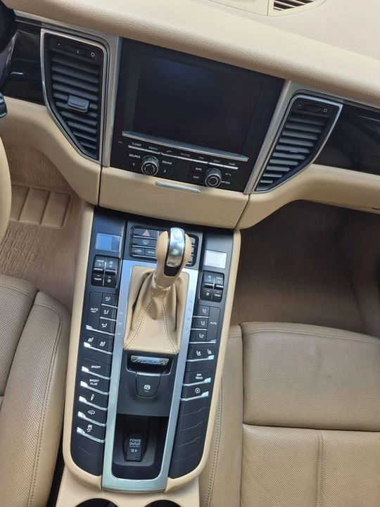 2015 Porsche Macan S - Image 8 of 19