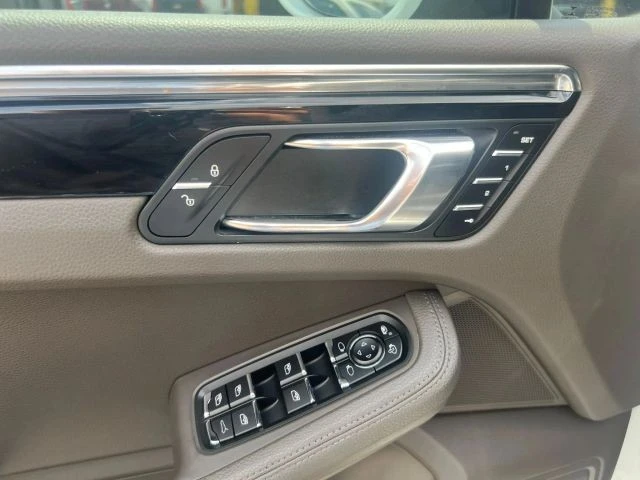 2015 Porsche Macan S - Image 12 of 18