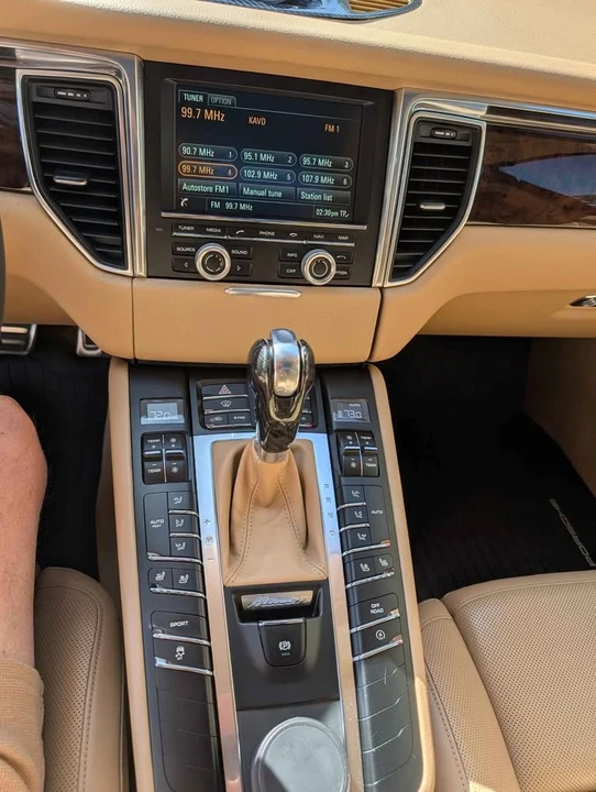 2015 Porsche Macan S - Image 7 of 9