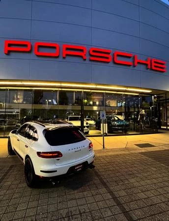 2015 Porsche Macan S - Image 16 of 19