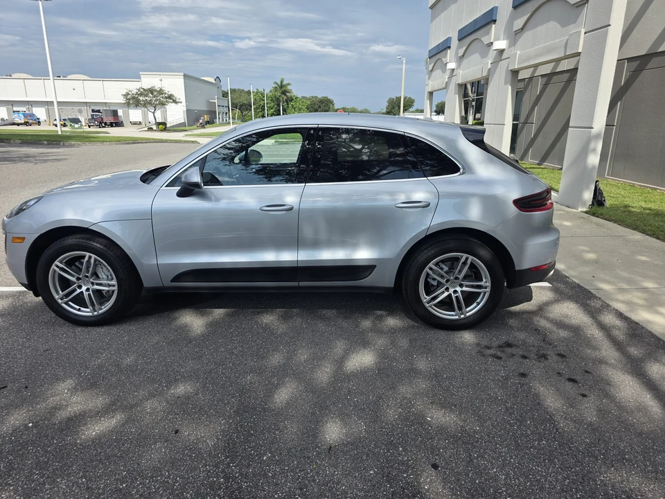 2015 Porsche Macan S - Image 14 of 31