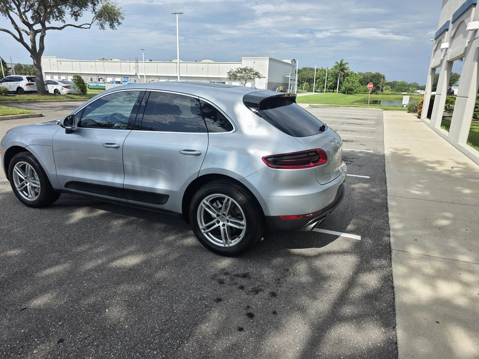 2015 Porsche Macan S - Image 13 of 31