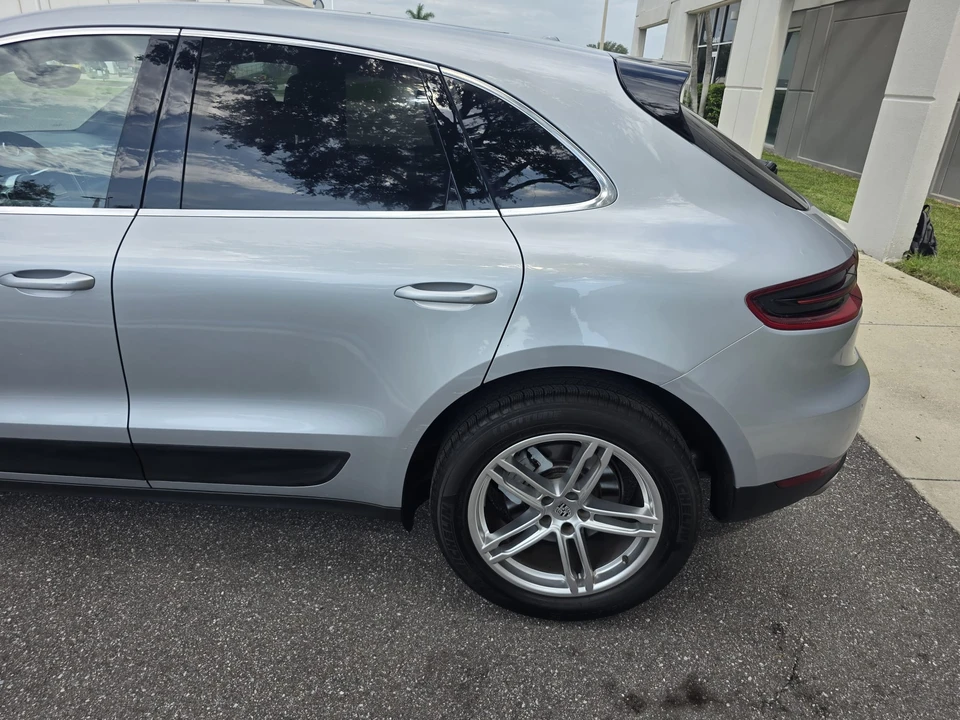 2015 Porsche Macan S - Image 29 of 31