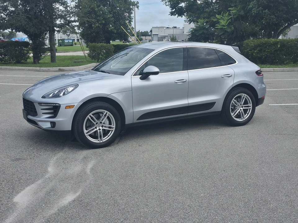 2015 Porsche Macan S - Image 2 of 31