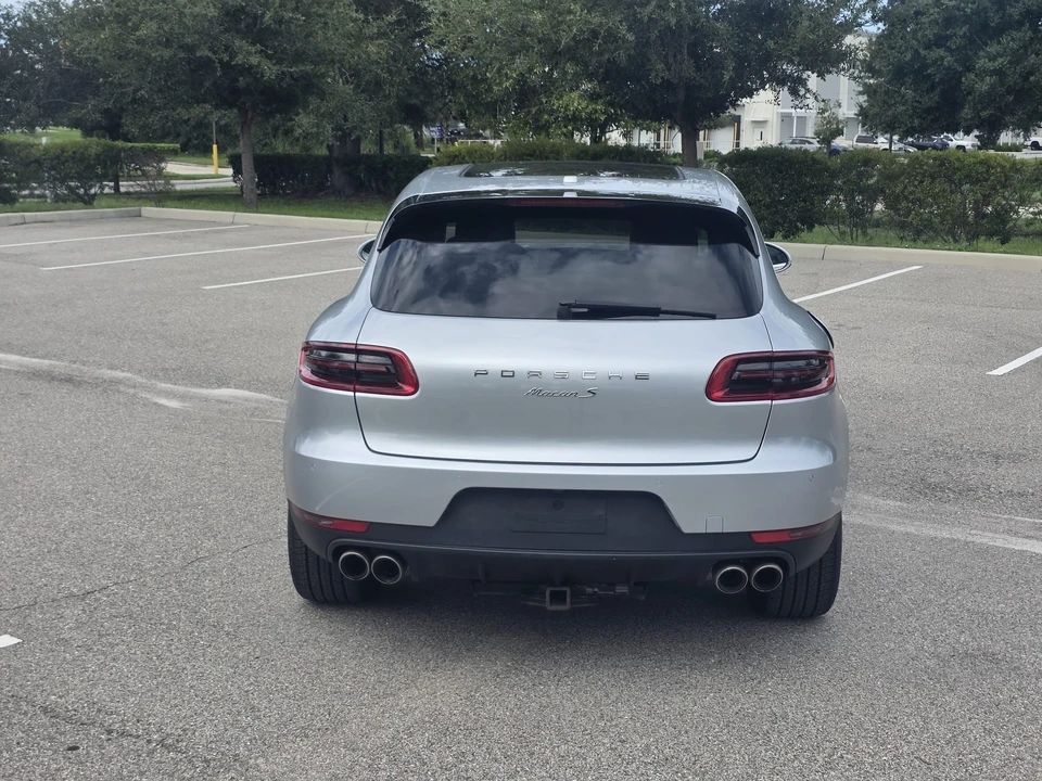 2015 Porsche Macan S - Image 10 of 31