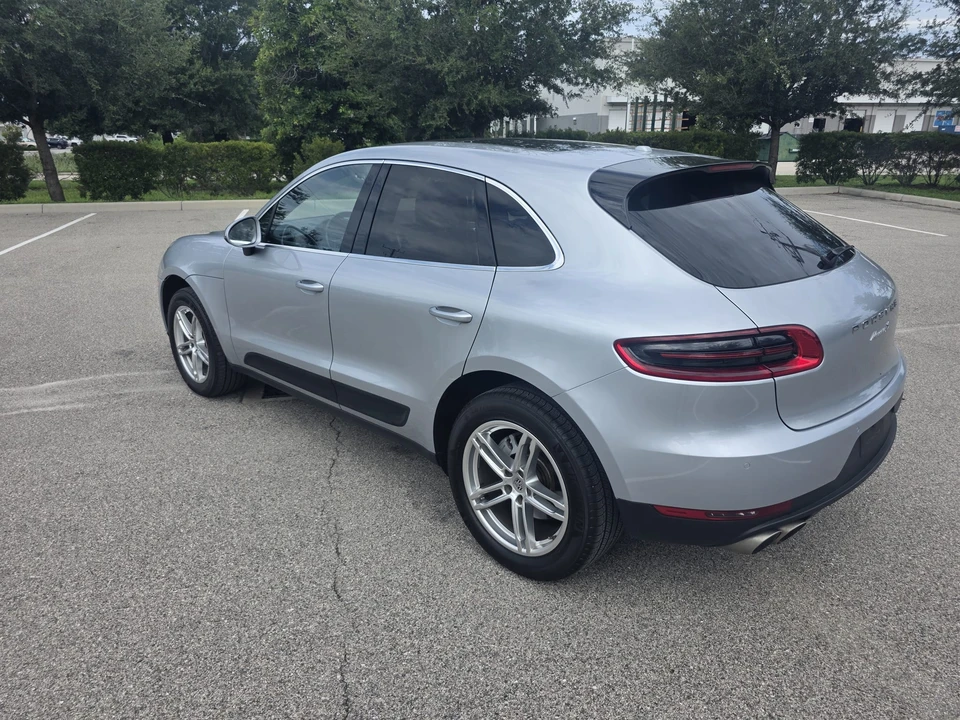 2015 Porsche Macan S - Image 12 of 31