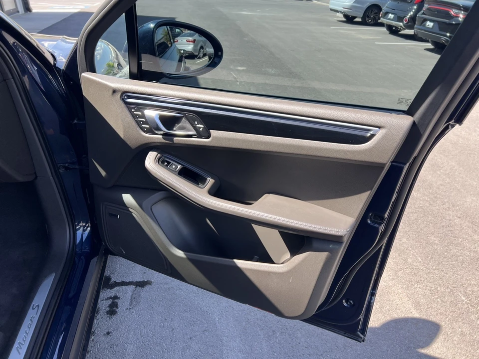2015 Porsche Macan S - Image 12 of 21