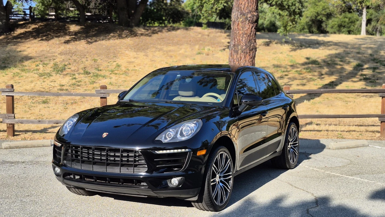 2015 Porsche Macan S - Image 2 of 31