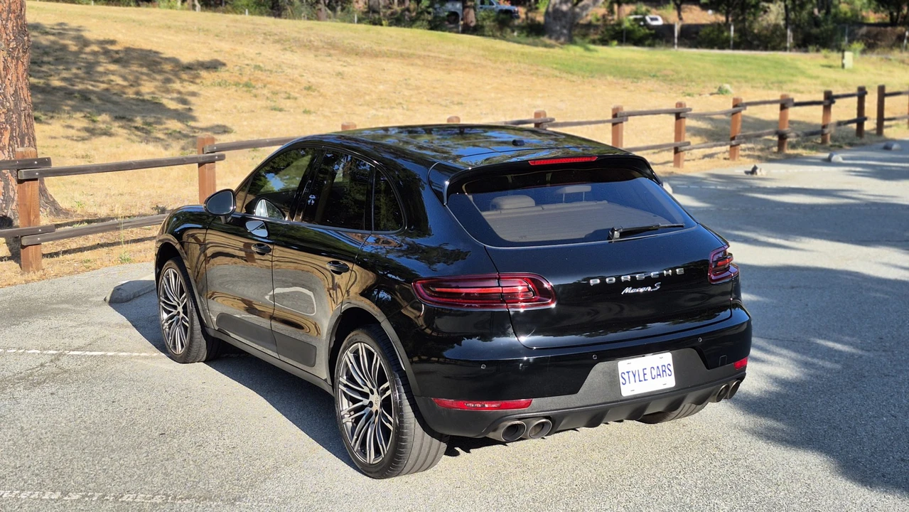 2015 Porsche Macan S - Image 19 of 31