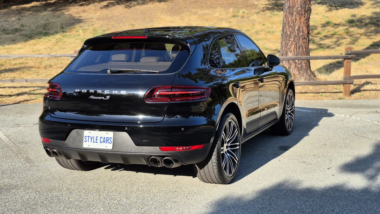 2015 Porsche Macan S - Image 23 of 31