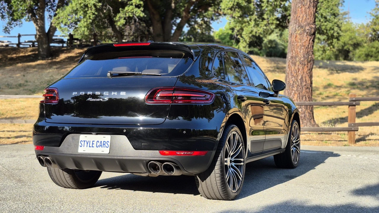 2015 Porsche Macan S - Image 25 of 31