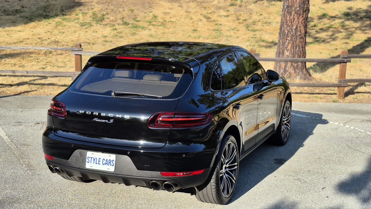 2015 Porsche Macan S - Image 24 of 31