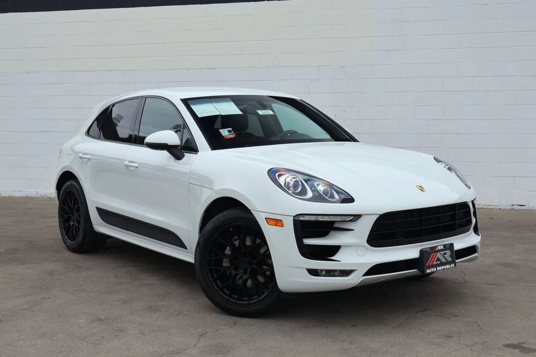 2015 Porsche Macan S - Image 2 of 31