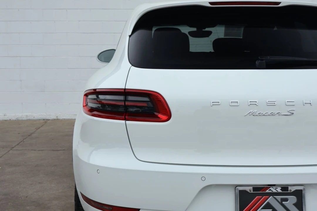 2015 Porsche Macan S - Image 8 of 31