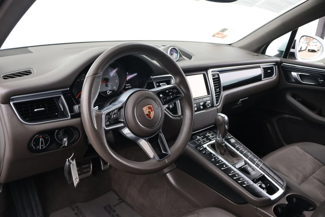 2015 Porsche Macan S - Image 15 of 31