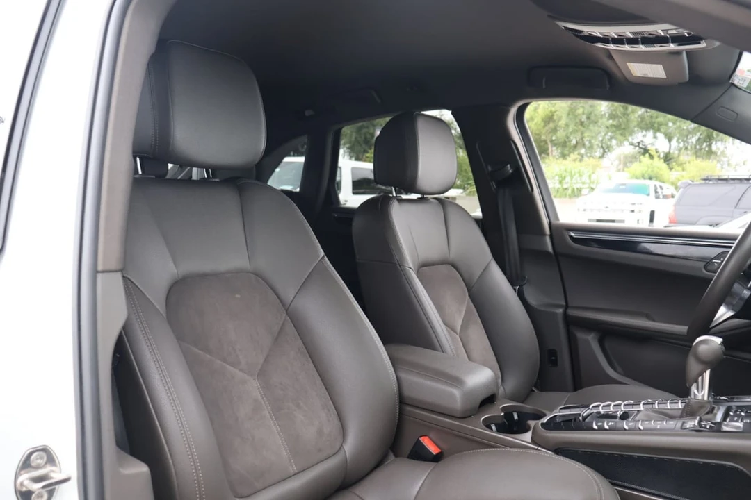 2015 Porsche Macan S - Image 19 of 31