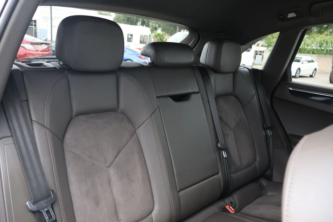2015 Porsche Macan S - Image 20 of 31