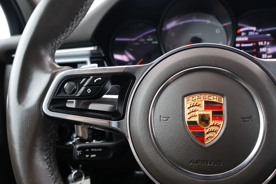 2015 Porsche Macan S - Image 25 of 31