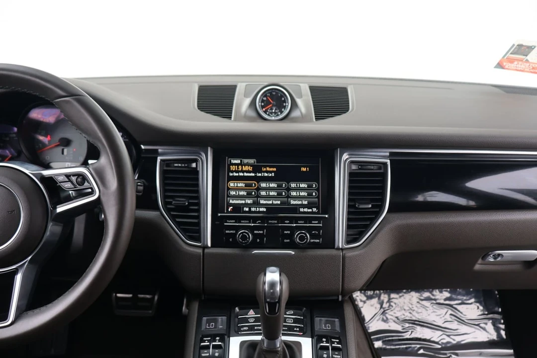 2015 Porsche Macan S - Image 27 of 31