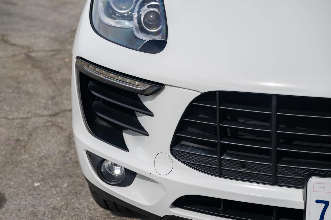 2015 Porsche Macan S - Image 16 of 31