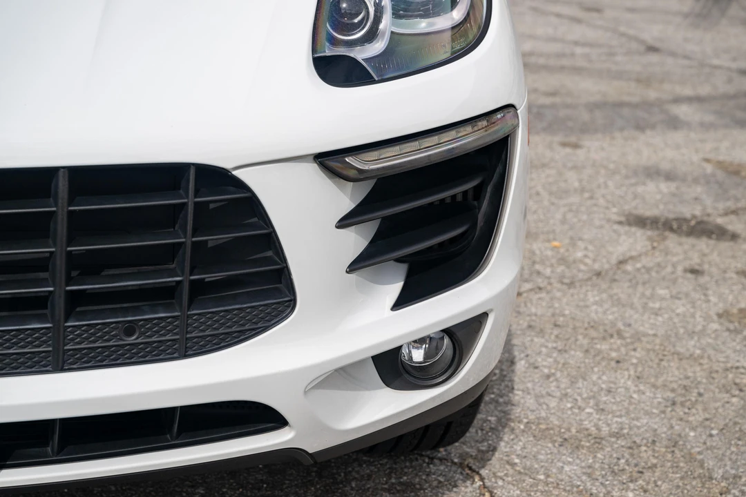 2015 Porsche Macan S - Image 18 of 31