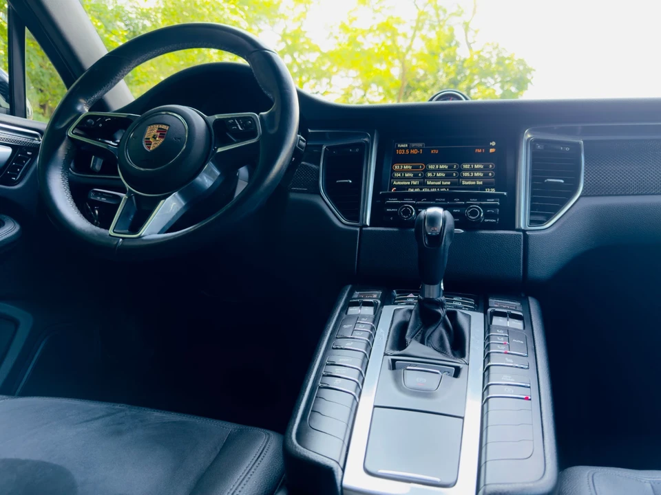 2015 Porsche Macan S - Image 16 of 31