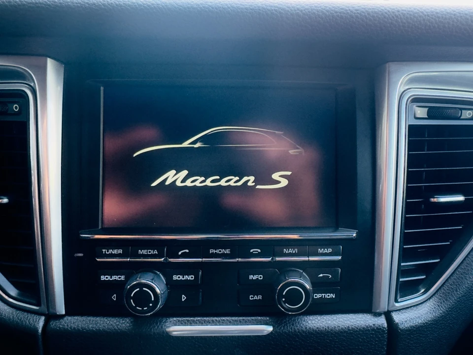 2015 Porsche Macan S - Image 27 of 31