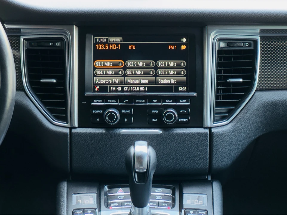 2015 Porsche Macan S - Image 25 of 31
