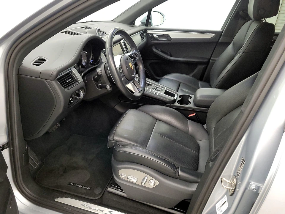 2015 Porsche Macan S - Image 12 of 22